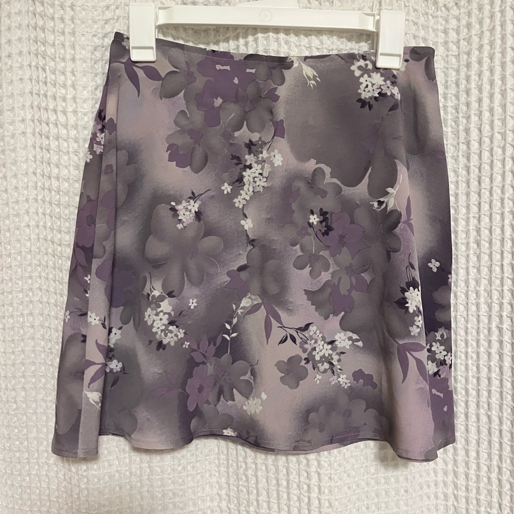 Vintage purple, gray floral mini skirt!